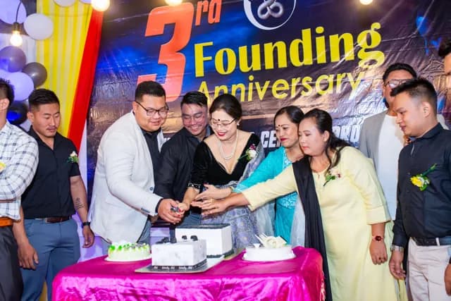 Cake cutting at the gym's 3rd founding anniversary